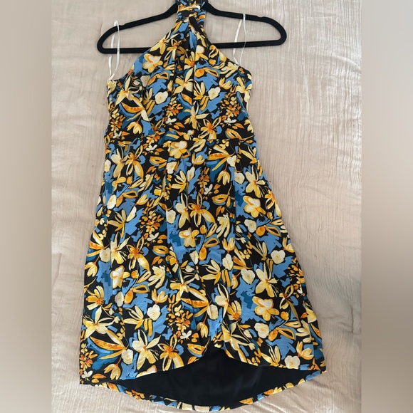 Lulus Dresses & Skirts - Lulus Constant Confidence Black Floral Knotted Halter mini dress.
